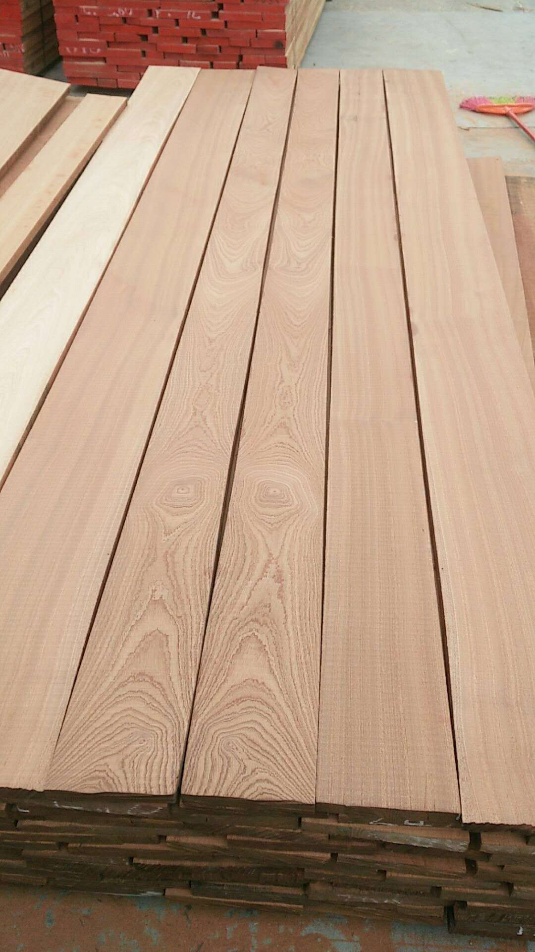 沙比利薄板補(bǔ)倉(cāng)中。。